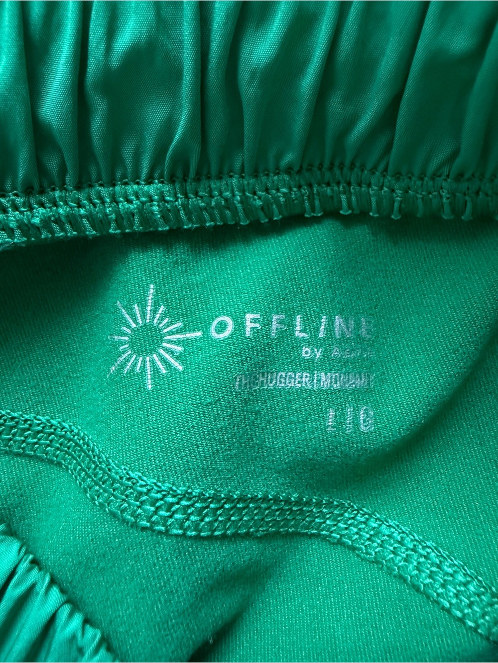 OFFLINE by Aerie The Hugger shorts in a kelly green. Size: Large - Picture 6 of 10